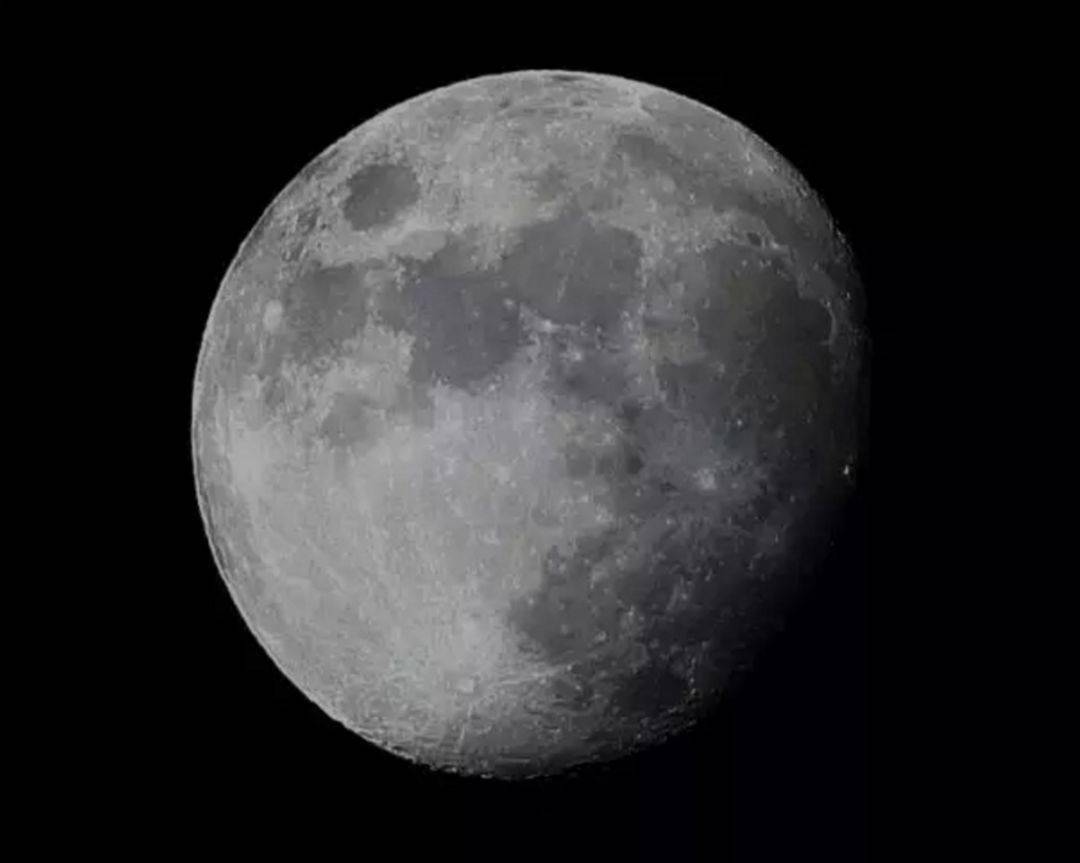月亮上有什么：月亮上有什么环形山遍布月球