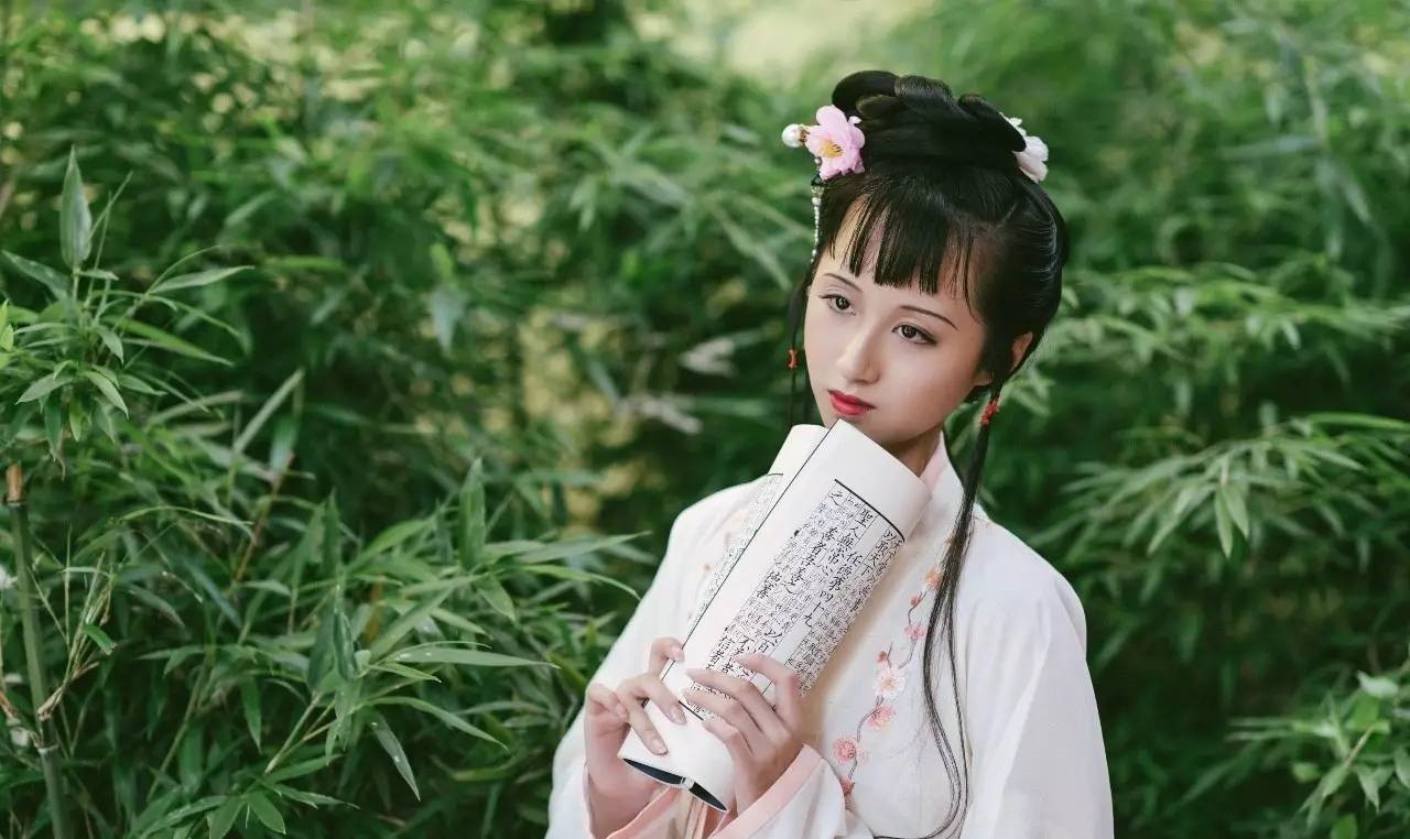 林黛玉为什么是裸死的