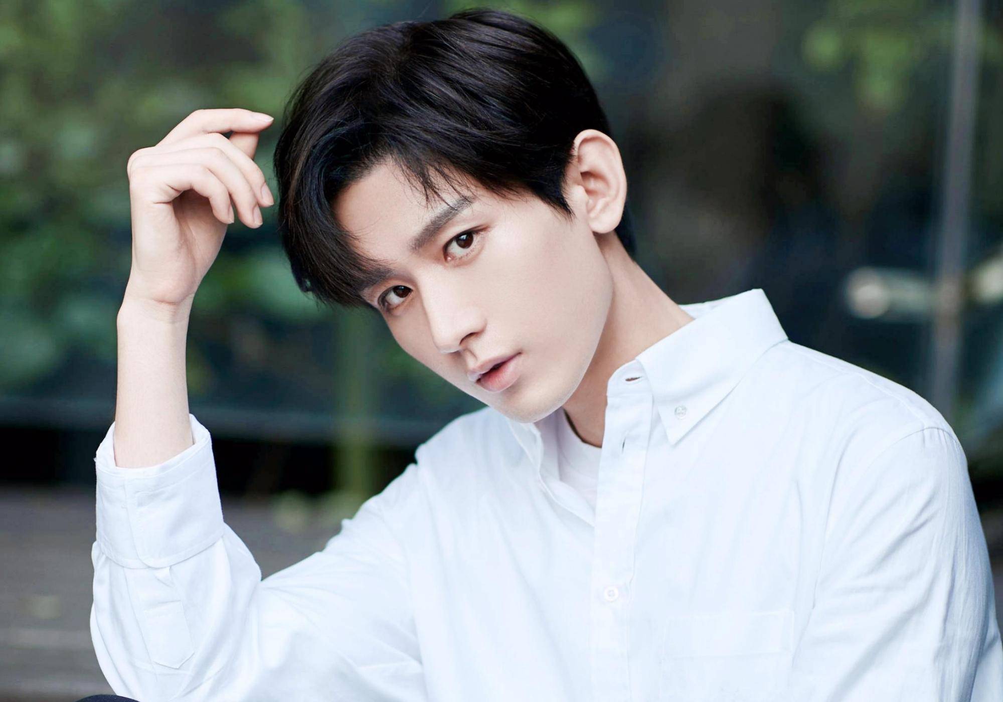 成毅公开新恋情