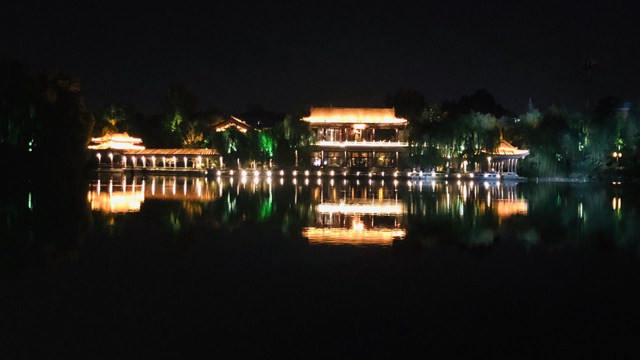 济南大明湖夜景 济南大明湖夜景有多美