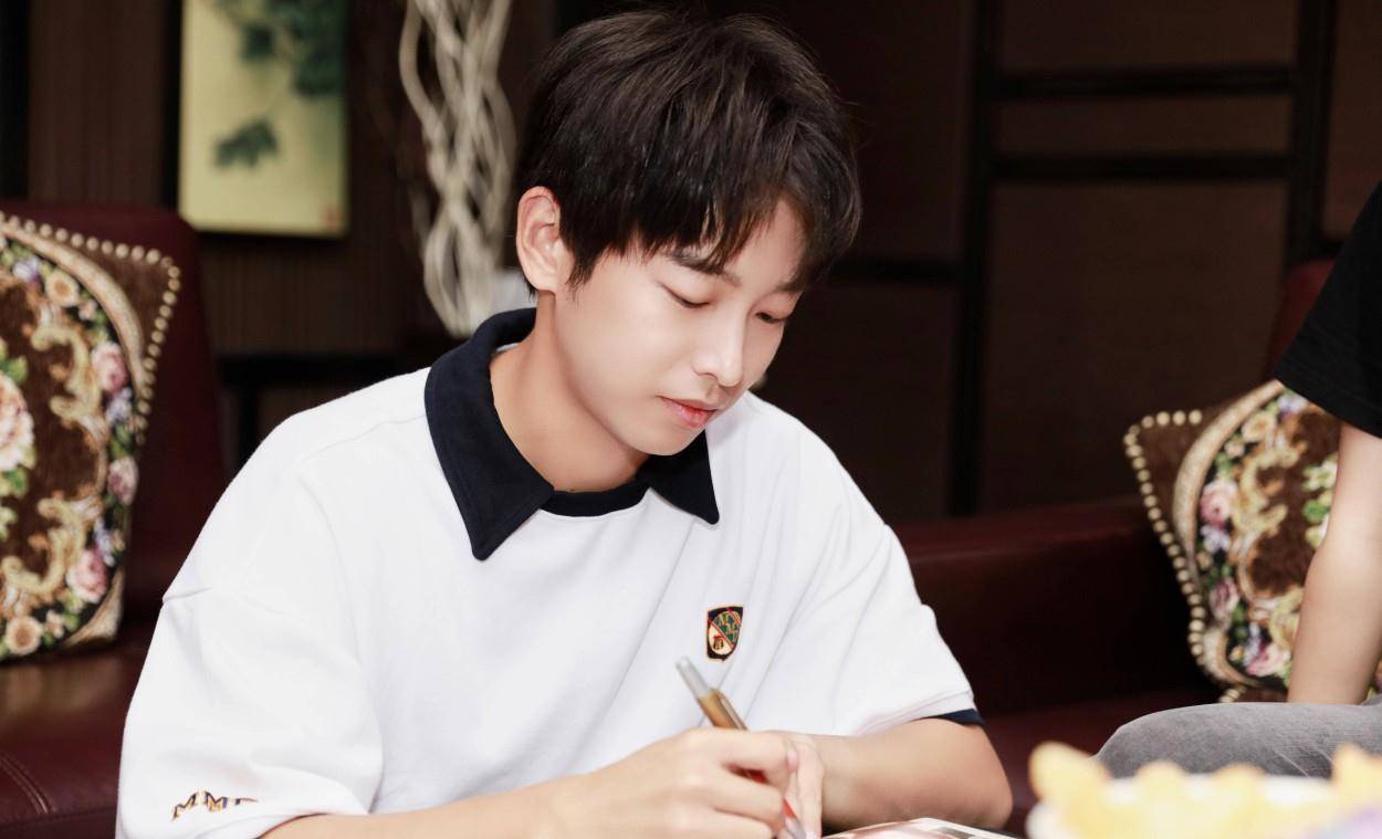 彭昱畅终于开始疏远张子枫