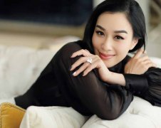 钟丽缇深V亮相艳压群芳 单亲妈妈没空恋