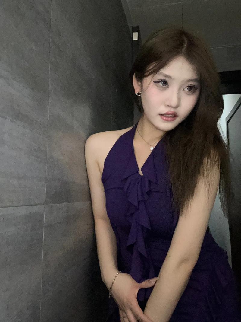 王艳骄傲晒儿子 球球读北大没被养废也没长残