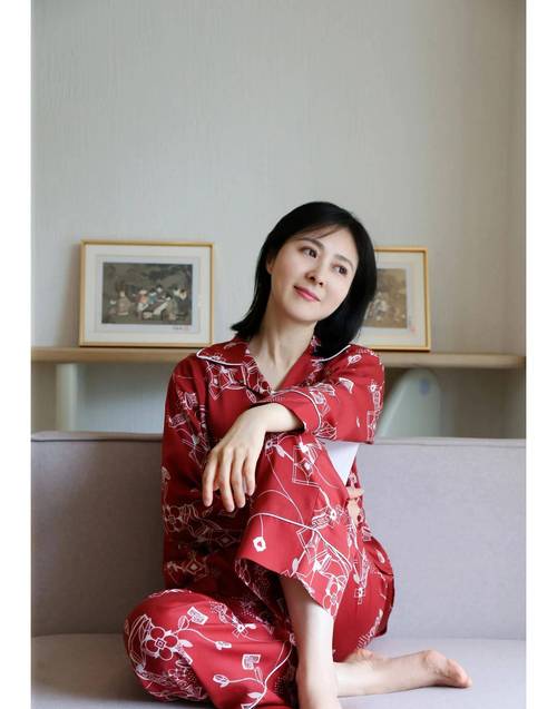 介绍丝绸之路名称的由来