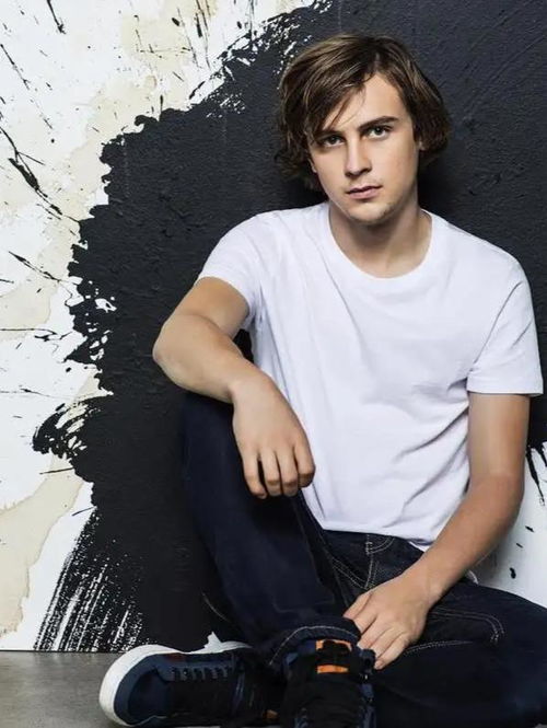 林依晨今年多少岁(林依晨多少岁出道)