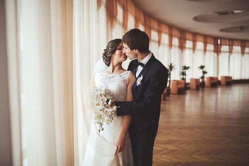 尖峰时刻黑人主演尖峰时刻黑人主演的电影名字